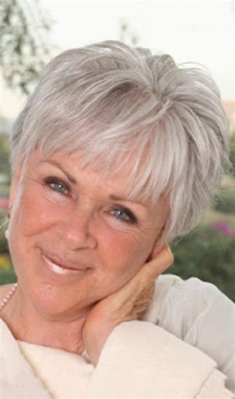 80 Short Hairstyles For Women Over 50 To Look Elegant