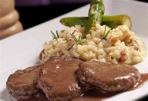 Escalope De Filé Mignon Ao Molho Madeira