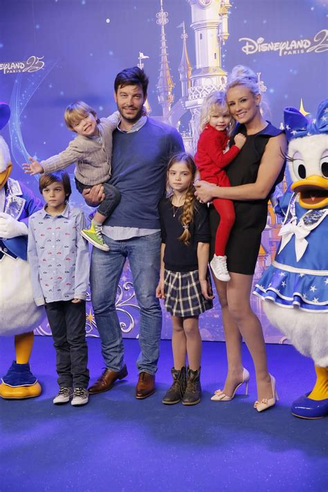 Élodie gossuin (born 15 december 1980) is a french beauty pageant titleholder, model, radio and television presenter, columnist and regional politician. Élodie Gossuin, heureuse mère de famille