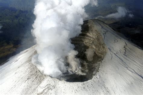 Sopka Popocatepetl Znova Chrlí žeravé Kamene A Popol Svet Sme