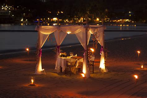 Candle light dinner ideas at home , indian veg. Creative Events Asia Candle light dinner on beach ...