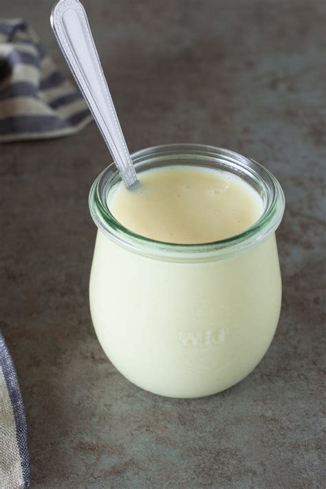 Schnelle Vanillesauce mit Puddingpulver machen
