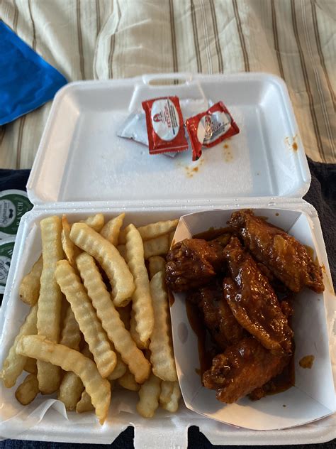 Best. Wings. Ever. : Wings