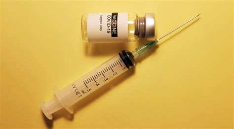 Las pruebas de la vacuna contra el coronavirus que desarrollan la farmacéutica astrazeneca y la universidad de oxford fueron puestas en pausa por precaución. France Remains Confident in Janssen and AstraZeneca ...