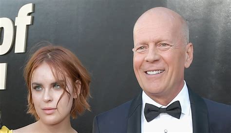 3.7k likes · 233 talking about this. Insolite : Bruce Willis rase la tête de sa fille en plein ...