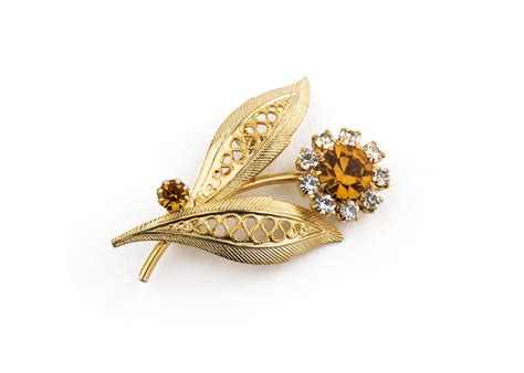 A Vintage Costume Jewelry Floral Brooch Pin Artzze
