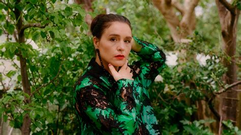Rhapsodic dancefloor intimacy became a new specialization for jessie ware with overtime, the first in a wave of tracks the singer released from 2018 up to the june 2020 arrival of what's your pleasure? How Jessie Ware Cooked Her Way Into a Musical Fantasy ...
