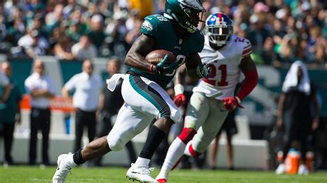 Delaware traffic warrant dropped for Eagles player Wendell Smallwood