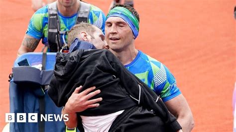 Kevin Sinfield Carries Rob Burrow Over Leeds Marathon Finish Bbc News