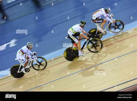 Track Cycling At The London 2012 Olympic Velodrome Stock Photo Alamy