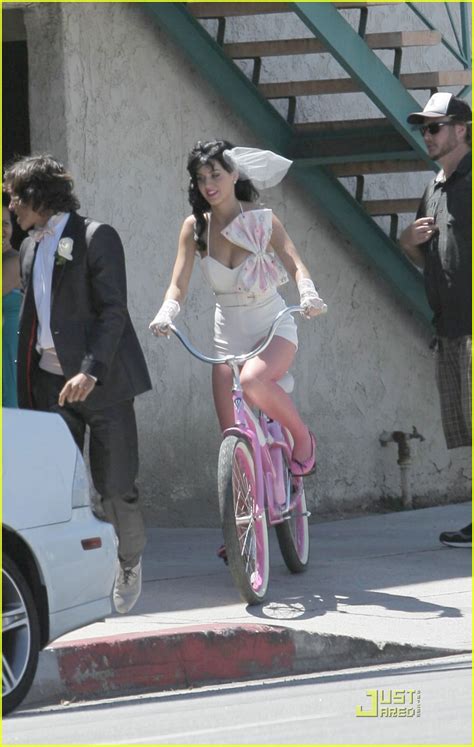 Katy Perry Kissed A Girl Photo 1394751 Photos Just Jared