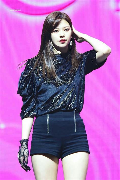 fancy (дважды чён год официальный фанкам). TWICE JEONGYEON #Fancy_Showcase | ジョンヨン, Twice ジョンヨン, 女性