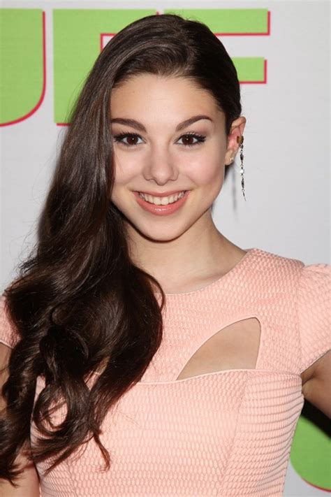 Kira Kosarin S Hairstyles And Hair Colors Steal Her Style