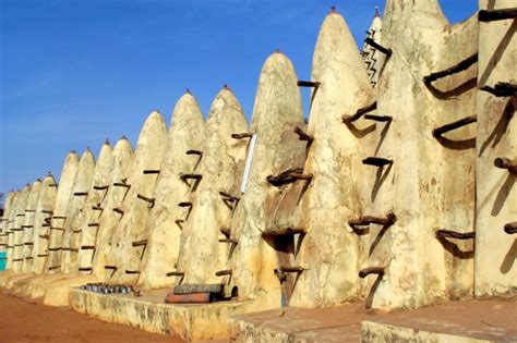 It is surrounded by six countries: Burkina Faso Sehenswürdigkeiten | Touring Afrika