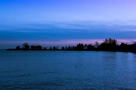 Simply the most amazing park in the heart of toronto. 12 breathtaking photos of Toronto at blue hour