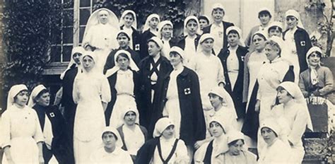 Tenue de l'infirmière louise daniel. Les infirmières de la Première Guerre mondiale 14-18 ...