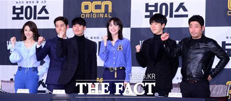 6월 18일 (금) 밤 10시 50분 첫 방송다시 한 번 골든타임팀의 전화벨이 울린다, 소리 추격 스릴러 보이스 4. TF포토 장혁-이하나-손은서-예성, '파이팅 외치는 보이스 출연진 ...