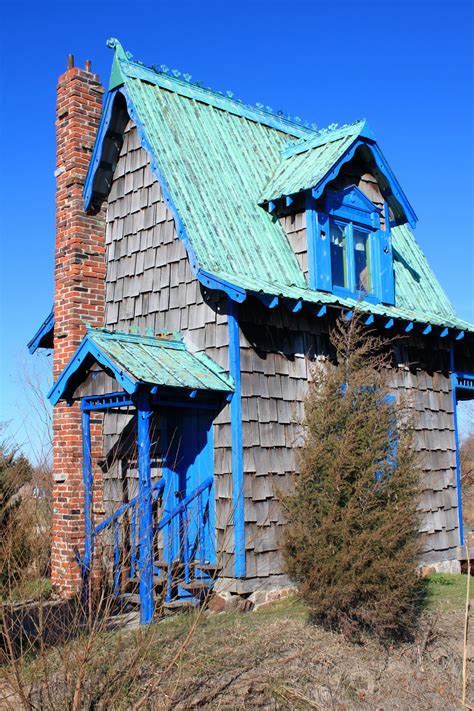 The sheldons owned and operated a gun shop the old cabin shop on their property. Cottage at Red Oak II, near Carthage, MO | Tiny cottage ...