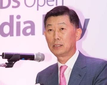 바이든 취임식 앞두고 워싱턴 긴장고조…경비 강화. 김홍국 하림 회장, 바이든 취임식 초청 받아…참석 여부는?