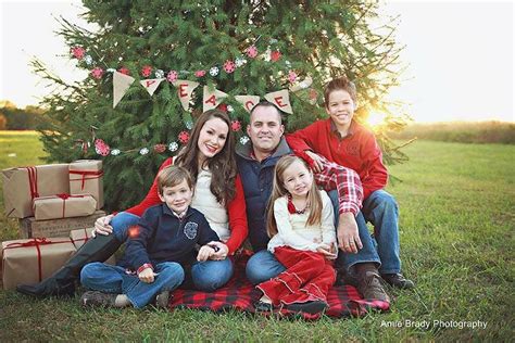 Outdoor products should be built to weather the elements, so durability should be top of mind. Outdoor Christmas Tree Family Shoot. | Christmas family ...