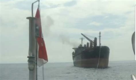 Kapal km karya indah yang mengangkut 181 orang dikabarkan terbakar di perairan pulau limafatola sanana. Kapal MV Golden Ocean Terbakar di perairan Bontang ...