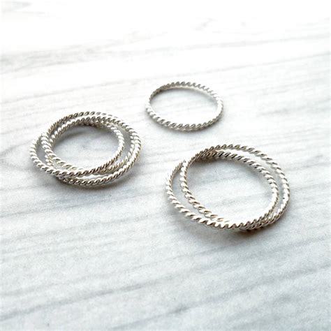 Der russian twist ist eine komplexe und anspruchsvolle übung für deine bauchmuskeln. Russian Twist Wedding Ring By Van Buskirk Jewellery ...