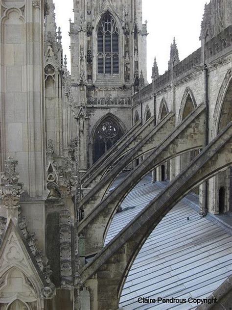 Flying Buttresses Are Used In Which Type Of Architecture