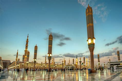 Huraikan pembentukan kerajaan islam di madinah dan menghubungkaitkannya dengan kerajaan malaysia pada hari ini. Mengagumkan! Inilah 10 Masjid Terindah di Dunia - Umroh.com