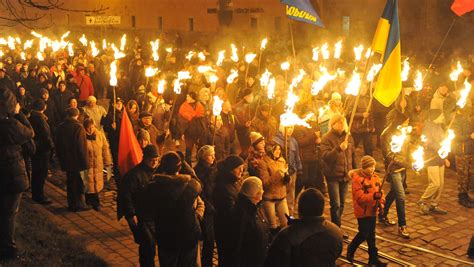 15000 Ukraine Nationalists March For Divisive Bandera