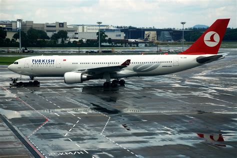 Fileturkish Airlines Airbus A330 200 Sin Wikimedia Commons