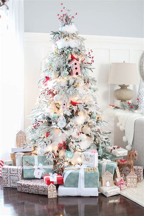 Christmas is no longer just about red and green. Best of Christmas: Holiday Décor Favorites ...