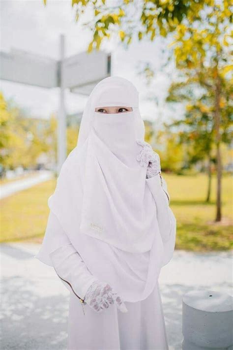 Seperti tanaman pagi yang terbakar. Mimpi Pakai Baju Kuning Menurut Islam - mimpiks
