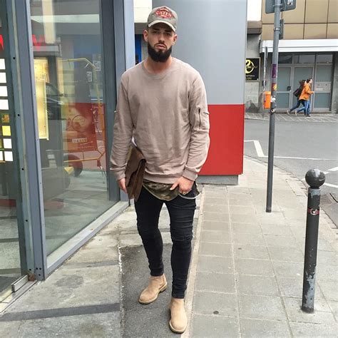 Maak je outfit af met een paar chelsea laarzen voor heren van tommy hilfiger. Fio (@fio_11_) • Instagram photos and videos | Chelsea ...