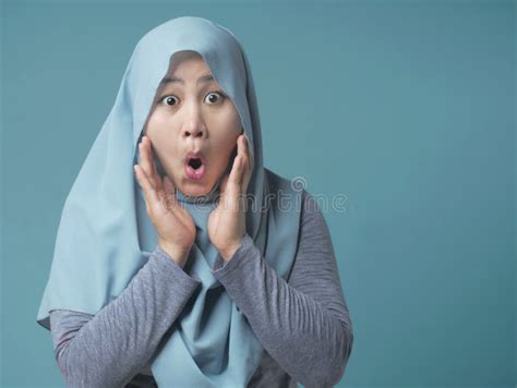 Cute Muslim Lady Shows Shocked Surprised Face With Open Mouth Stock Image Image Of Face Arab