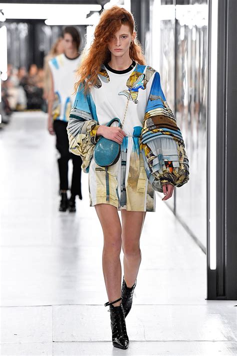 Meet The New It Redheads That Stole The Attention Of The Spring Frow
