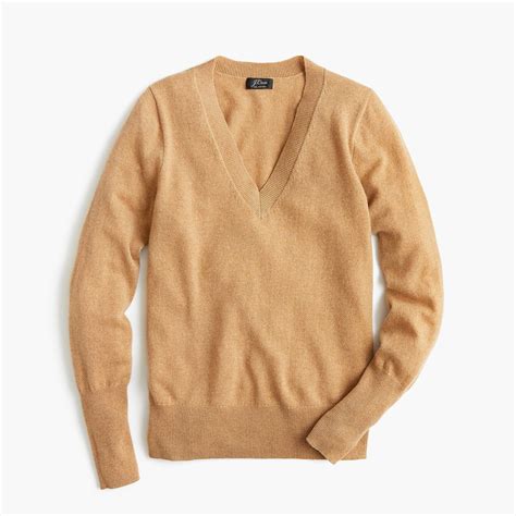 Shop the latest chic styles of 2021 camel neck sweater of sweaters from women collections at zaful europe with prices down to €9.74, including turtle neck sweater,crew neck sweater,v neck sweater and more. J.Crew Long-sleeve Everyday Cashmere Fitted V-neck Sweater ...