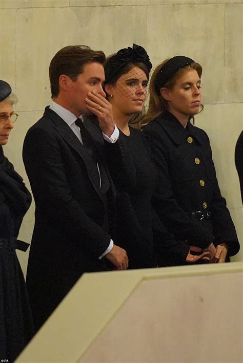 The Queens Grandson James Viscount Severn 14 Stands Vigil By Her Coffin Daily Mail Online