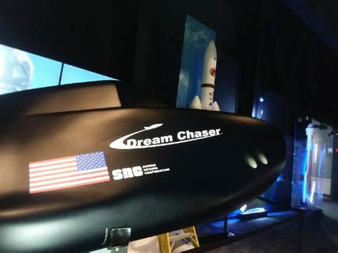 Dream Chaser Photo Bac