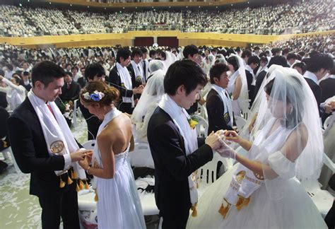 5000 Brides And Grooms Marry In Mass Wedding Ceremony
