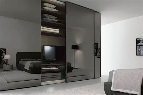 Homelook.it è una grande piattaforma per interior design in italia che facilita la ricerca dei mobili, accessori e complementi d'arredo. Camere da letto complete, zona notte -Gruppo Gradi