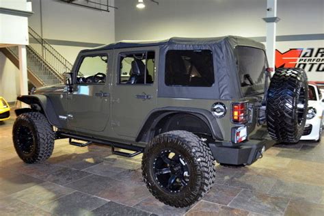 Celebrate with the jeep wave ® program. 2015 Jeep Wrangler SoBe Jeeps 20k Miles Tank Green Like New!