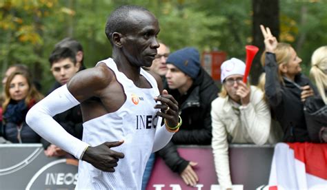 1 day ago · sure, kipchoge won silver in the 5000m in beijing in 2008, but plenty of other runners have done the same. Marathon: Kipchoge devient le premier athlète à passer ...