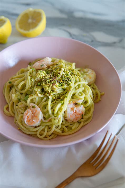 Pasta Con Avocado E Gamberi Basilico Secco