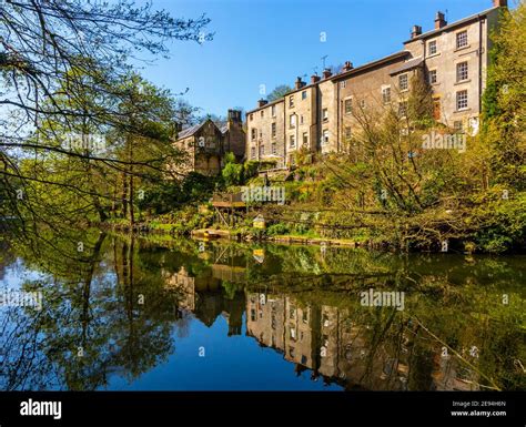 Derbyshire Houses By A River Hi Res Stock Photography And Images Alamy