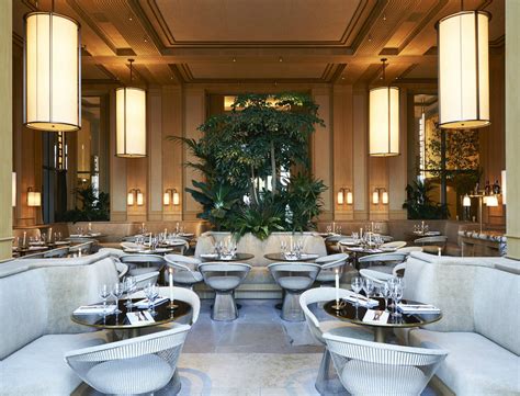 Découvrez le restaurant la cuisine de l'hôtel le royal monceau qui vous accueille pour des petits déjeuners et brunchs gastronomiques aux multiples saveurs. "Girafe" The Luxury Restaurant by Top Architect Joseph Dirand | Boca do Lobo | Inspiration and Ideas