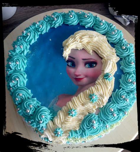 Etwas weiter unten hat unser team an produkttestern außerdem stichpunkte als orientierungshilfe kreiert. Eiskönigin Elsa | Rezept | Kuchen baby geburtstag, Elsa ...