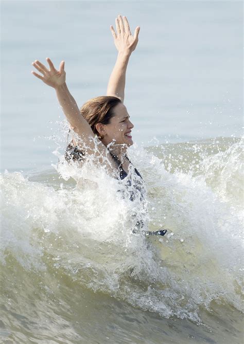 Jennifer Garner Terpeleset Bikini Di Pantai Foto Selebriti Telanjang