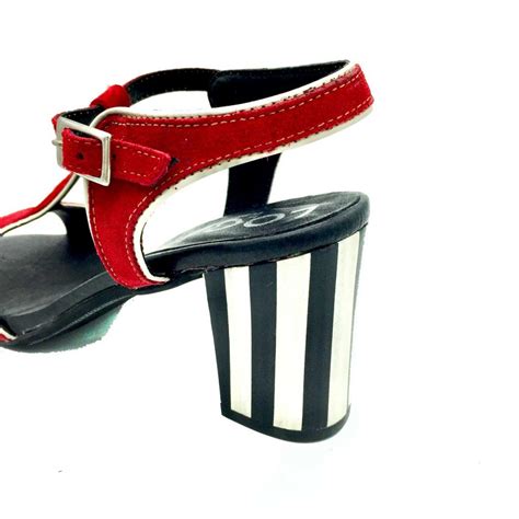 This cocktail is all about the late spring garden. Cocktail - LOBE SPAIN zapatos