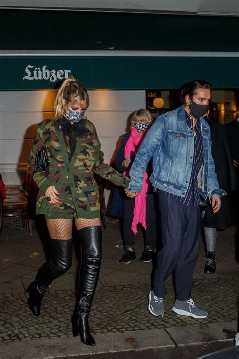 Heidi klum, the queen of halloween, has given a sneak peek of her costume for the forthcoming holiday. HEIDI KLUM and Tom Kaulitz Out for Halloween Night Dinner ...