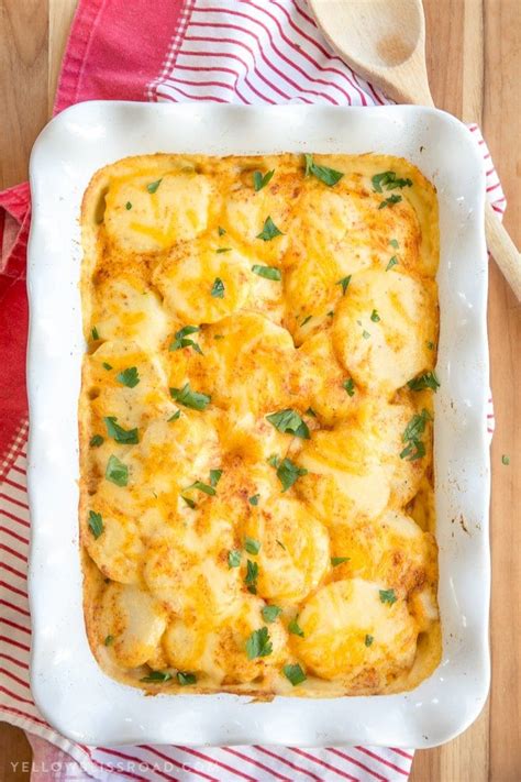 cheesy scalloped potatoes easy potato side dish